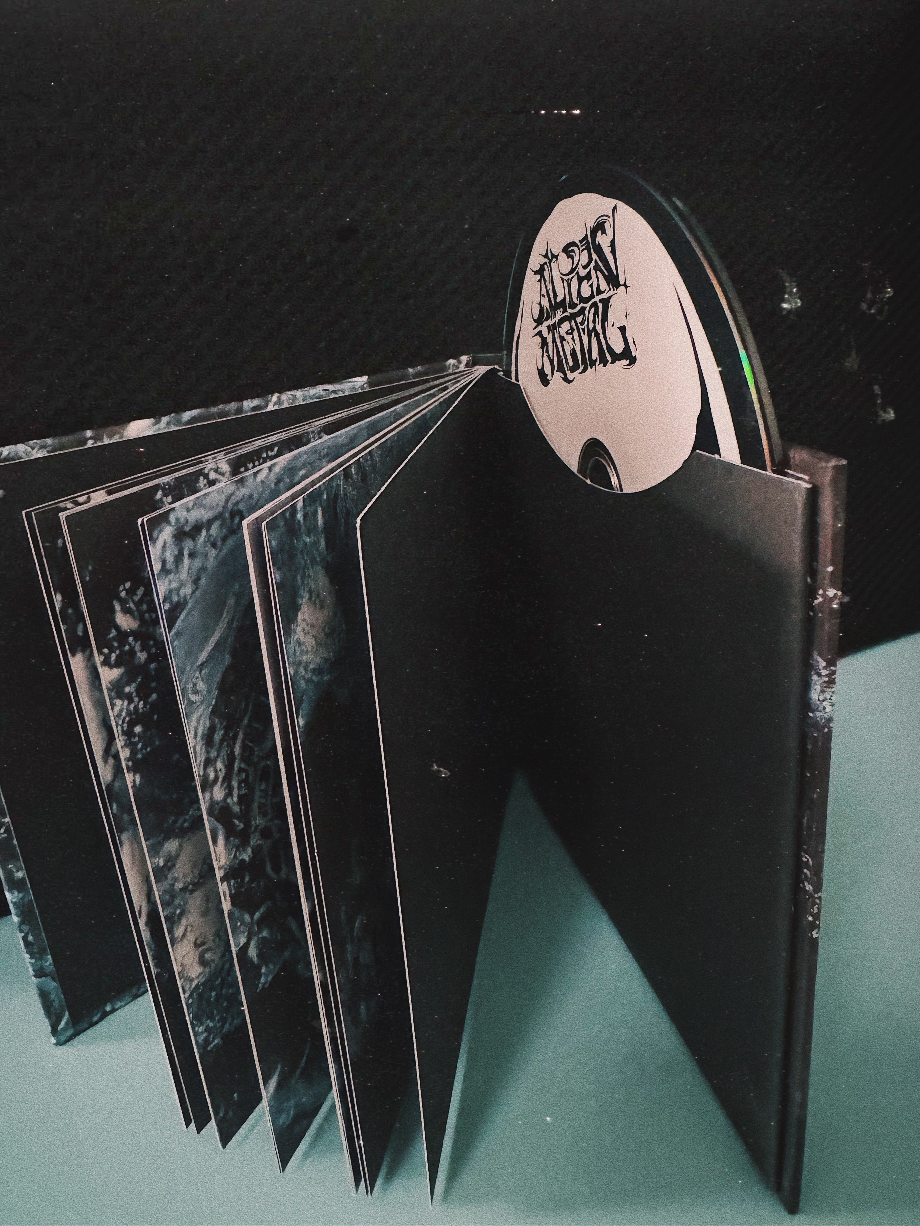 Alien Metal CD - Deluxe Edition In Use 5
