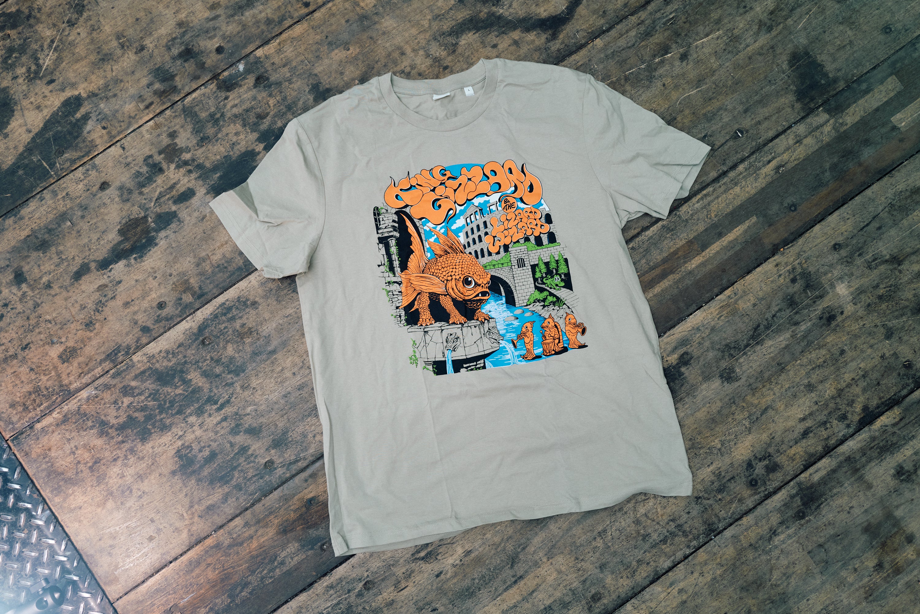 GOLDFISH FOUNTAIN TEE Lifestyle 1