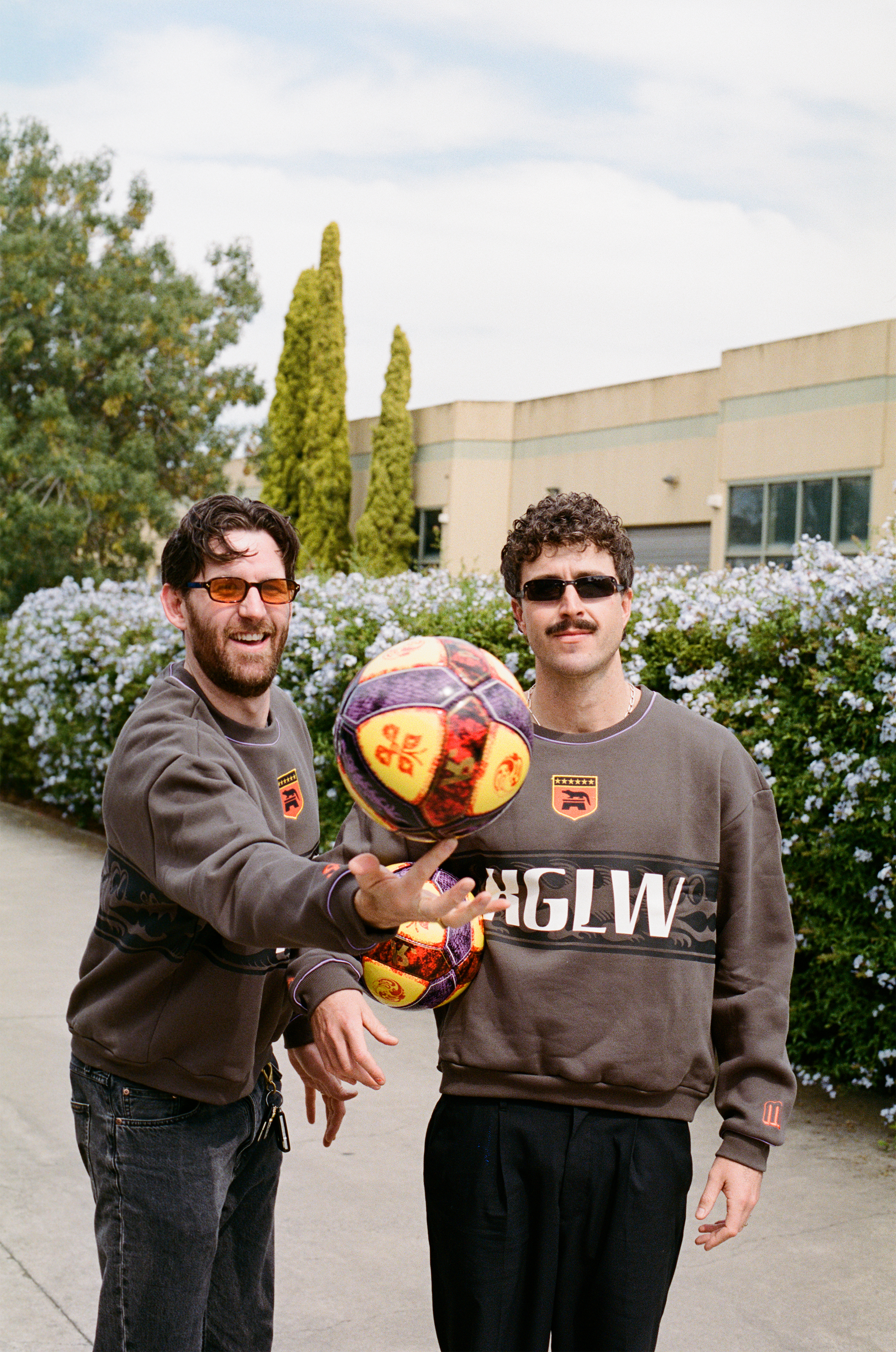 KGLW x MUNDIAL x R.SPORT Football Box Crew Lifestyle 1