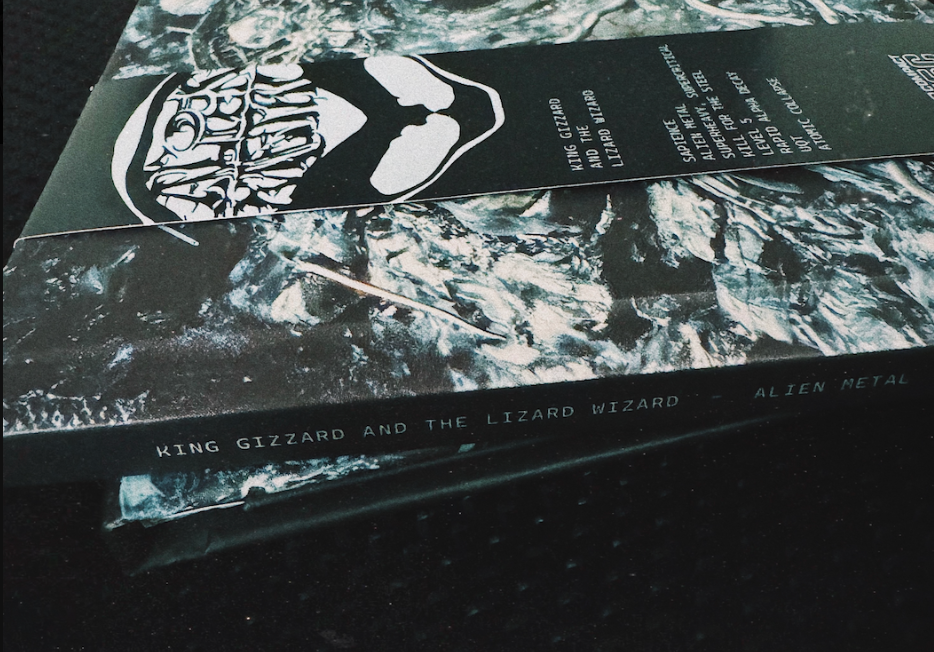 Alien Metal CD - Deluxe Edition In Use 2